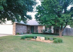 Pre-foreclosure in  EAGLE RD Ponca City, OK 74601