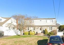 Pre-foreclosure Listing in LITTLE NECK AVE BELLMORE, NY 11710