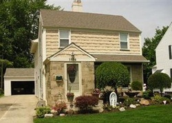 Pre-foreclosure in  SHERIDAN RD Cleveland, OH 44121