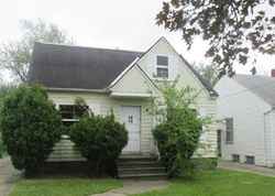 Pre-foreclosure in  WESTVIEW AVE Cleveland, OH 44128