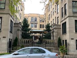Pre-foreclosure in  N PINE GROVE AVE C Chicago, IL 60613