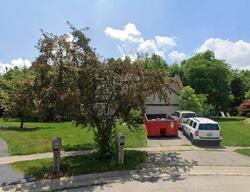 Pre-foreclosure in  OXLEIGH CIR Holland, OH 43528
