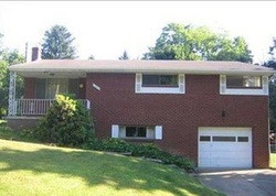 Pre-foreclosure Listing in SHARON RD CORAOPOLIS, PA 15108