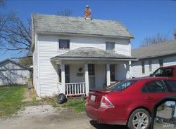 Pre-foreclosure in  N OAK ST Carlinville, IL 62626