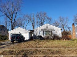 Pre-foreclosure in  BRIARWOOD RD Mount Laurel, NJ 08054