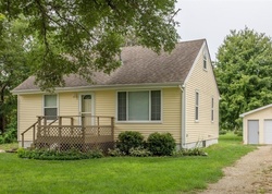Pre-foreclosure in  E 36TH CT Des Moines, IA 50317