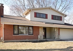 Pre-foreclosure in  HICKORY LN Schaumburg, IL 60193