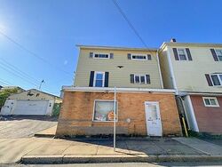 Pre-foreclosure in  TECUMSEH ST Fall River, MA 02721
