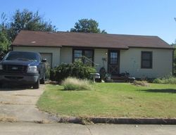 Pre-foreclosure in  S KNOXVILLE AVE Tulsa, OK 74135