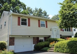 Pre-foreclosure Listing in OVERLOOK DR WARMINSTER, PA 18974