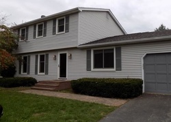 Pre-foreclosure Listing in CHARLES GATE FAIRPORT, NY 14450