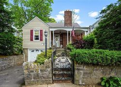 Pre-foreclosure in  LINDSEY ST Yonkers, NY 10704