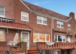 Pre-foreclosure Listing in 69TH AVE FLUSHING, NY 11367
