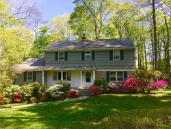 Pre-foreclosure in  PAULDING DR Chappaqua, NY 10514