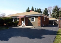 Pre-foreclosure in  S HIGHLAND AVE Lombard, IL 60148