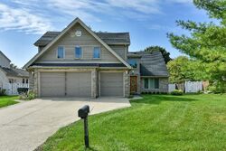 Pre-foreclosure in  PFINGSTEN RD Glenview, IL 60026