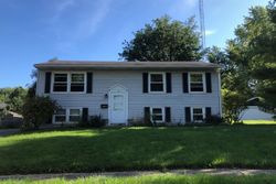 Pre-foreclosure Listing in E MELODY LN WOODSTOCK, IL 60098