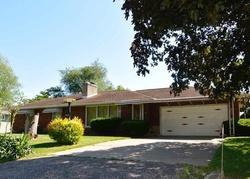 Pre-foreclosure in  S BARNEWOLT DR Peoria, IL 61604
