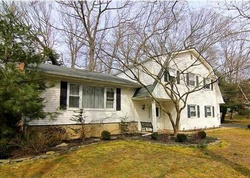 Pre-foreclosure Listing in SURREY LN EATONTOWN, NJ 07724