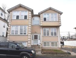 Pre-foreclosure in  SOUTH AVE Staten Island, NY 10303