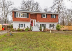 Pre-foreclosure in  HICKORY AVE Farmingdale, NJ 07727