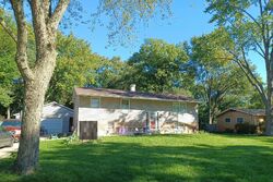 Pre-foreclosure in  THOMAS RD Wheaton, IL 60187