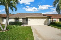 Pre-foreclosure in  ARBOR GLEN CIR Lake Worth, FL 33463