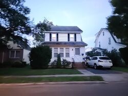 Pre-foreclosure in  N 12TH ST New Hyde Park, NY 11040