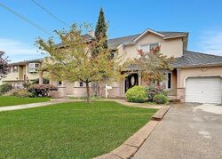 Pre-foreclosure in  CRAMPTON AVE Woodbridge, NJ 07095