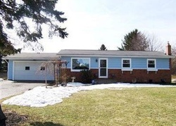 Pre-foreclosure Listing in SHARON COPLEY RD MEDINA, OH 44256