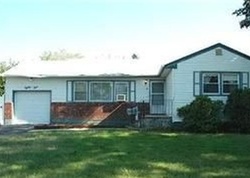  W 16th St, Deer Park NY