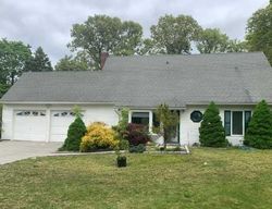  Halston Ln, Coram NY