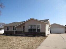 Pre-foreclosure in  S AUSTIN ST Oak Creek, WI 53154