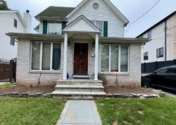 Pre-foreclosure in  SPRAGUE AVE Staten Island, NY 10307