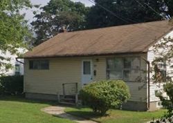 Pre-foreclosure Listing in BENJOE DR AMITYVILLE, NY 11701