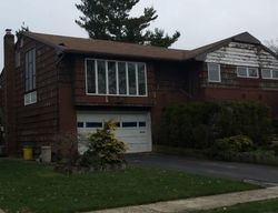 Pre-foreclosure in  WOODMERE DR Valley Stream, NY 11581