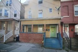 Pre-foreclosure in  PARKER ST Newark, NJ 07104