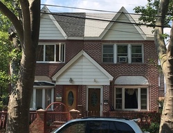Pre-foreclosure Listing in 133RD AVE OZONE PARK, NY 11417
