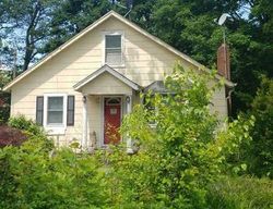 Pre-foreclosure in  QUEEN RD Rocky Point, NY 11778