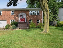Pre-foreclosure in  JOHNSTON ST Locust Valley, NY 11560