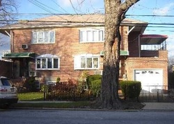 Pre-foreclosure Listing in 21ST AVE WHITESTONE, NY 11357