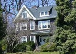 Pre-foreclosure in  E LOOP RD Staten Island, NY 10304