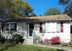 Pre-foreclosure in  N GARDINER DR Bay Shore, NY 11706