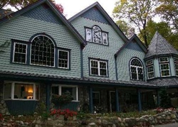 Pre-foreclosure in  ALPINE WAY Huntington Station, NY 11746