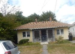  Lockwood Rd, Bay Shore NY