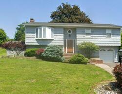 Pre-foreclosure in  SOUTHPARK DR Garnerville, NY 10923