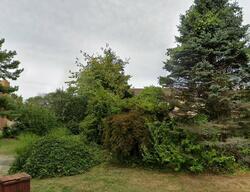 Pre-foreclosure in  HILL AND TREE CT Melville, NY 11747