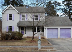 Pre-foreclosure in  HANCOCK LN Berlin, NJ 08009
