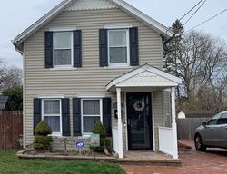 Pre-foreclosure in  UNION BLVD Islip, NY 11751