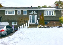 Pre-foreclosure in  KILMER AVE Huntington Station, NY 11746